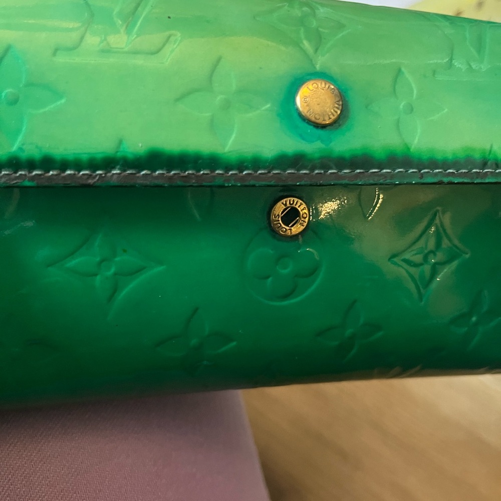- Louis Vuitton Vernis